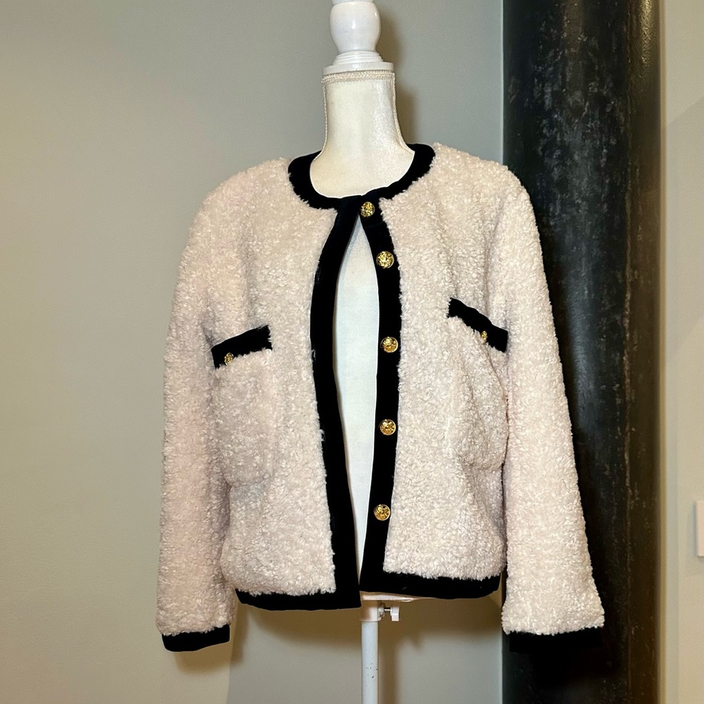 Classic contrast trim jacket, size small